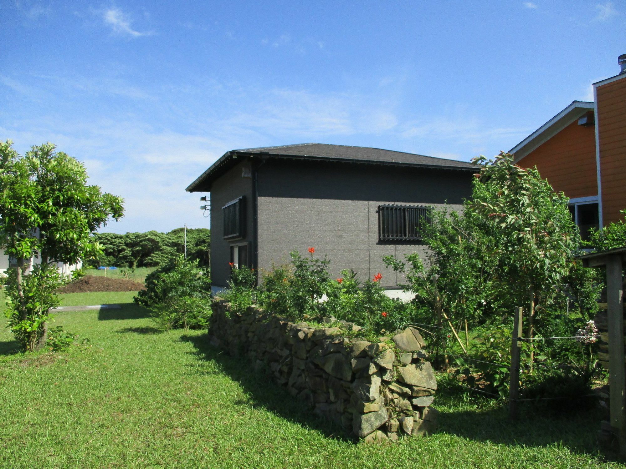 Cottage Orange House Yakushima ยากูชิมา ภายนอก รูปภาพ